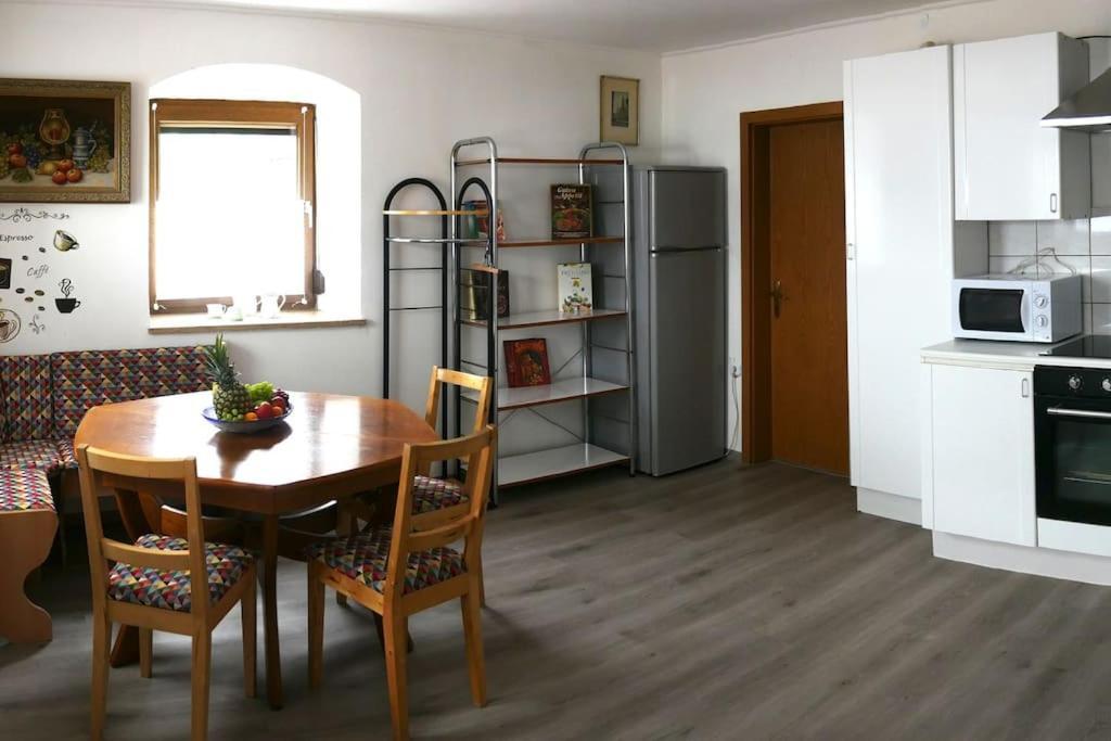 Gepflegte Fuer 5 Personen Im Idyllischen Moehren Apartment Treuchtlingen