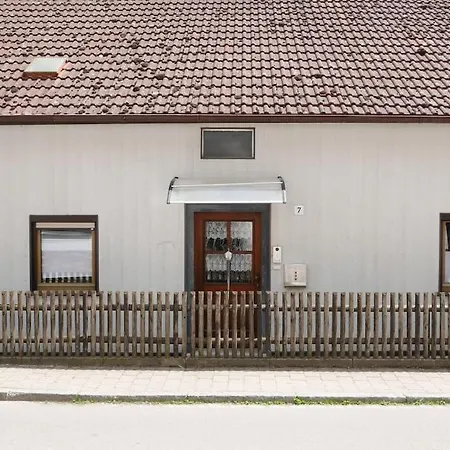Gepflegte Ferienwohnung Fuer 5 Personen Im Idyllischen Moehren Treuchtlingen Zewnętrze zdjęcie